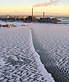 505px-Crack on ice Helsinki.jpg